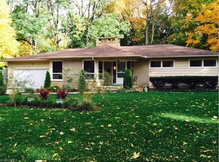 7489 Hollycroft Ln, Mentor, OH 44060