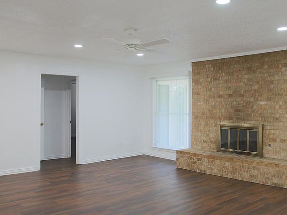 5th image of 820 Wade Dr