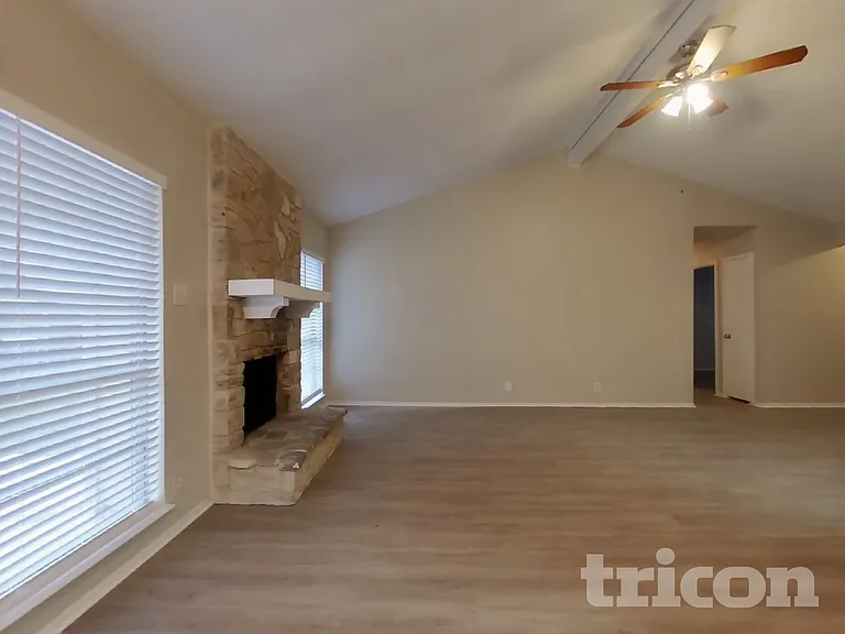 7527 Ledgebrook Dr — Photo 3