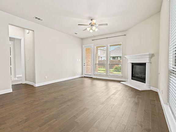 3rd image of 4121 Angelina Dr