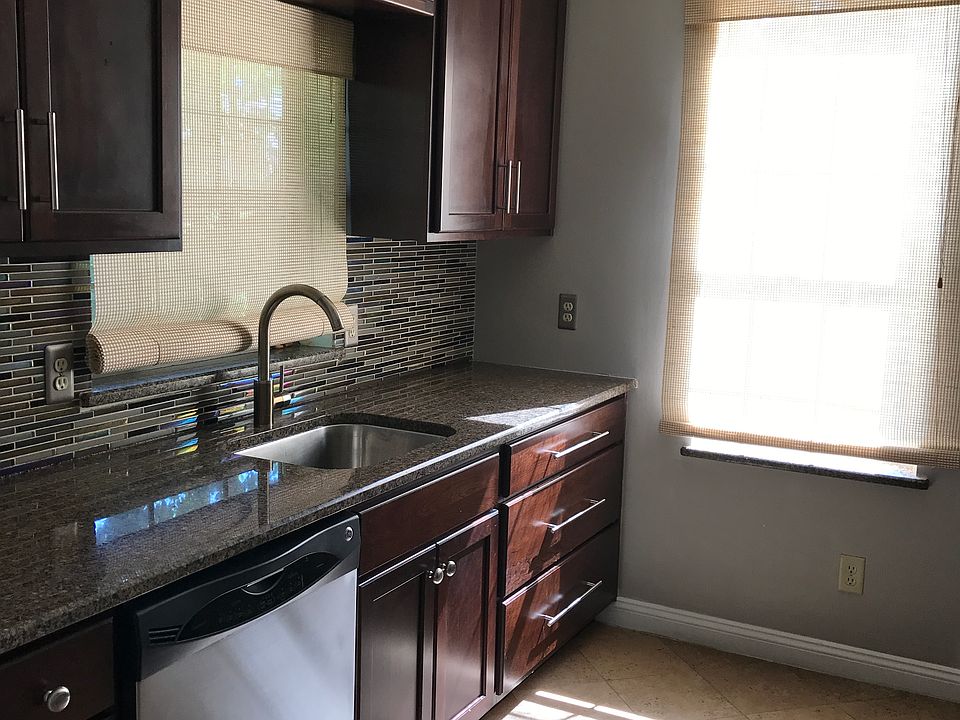 1st image of 1759 Emory Cir S