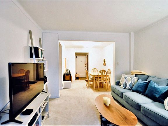 5th image of 6712 Yellowstone Blvd APT F14