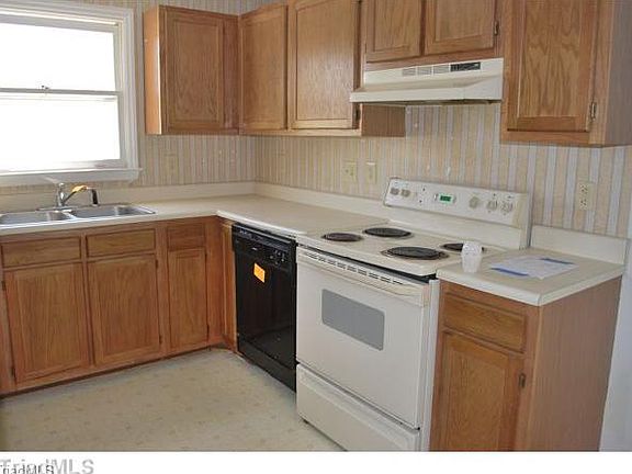 4th image of 3936 Eastland Ave #B