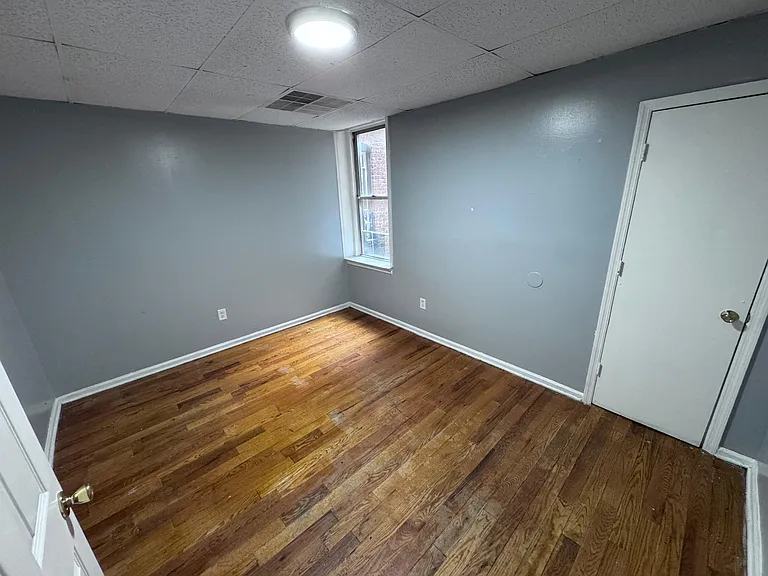 84 2nd St #G4 — Photo 6