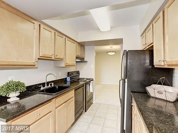 4th image of 4500 S Four Mile Run Dr APT 522