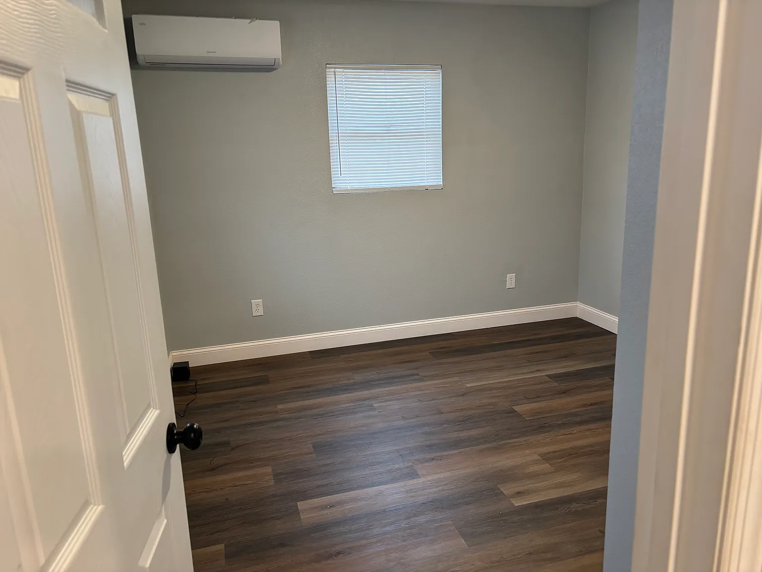 1 bed, 400 sqft, $1,200 — Photo 4