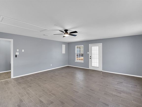 3rd image of 100 Otter Ln