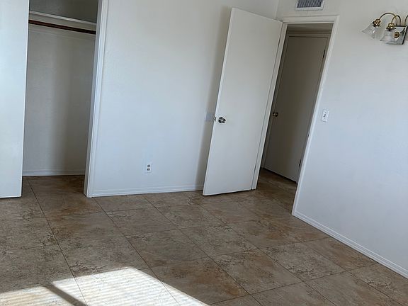 2nd image of 1282 W Knox Pl #1