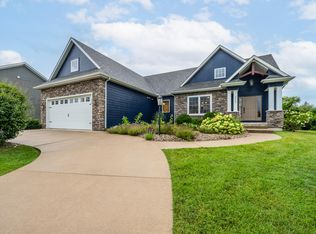 2400 Bay Pointe Dr, Saint Joseph, MI 49085