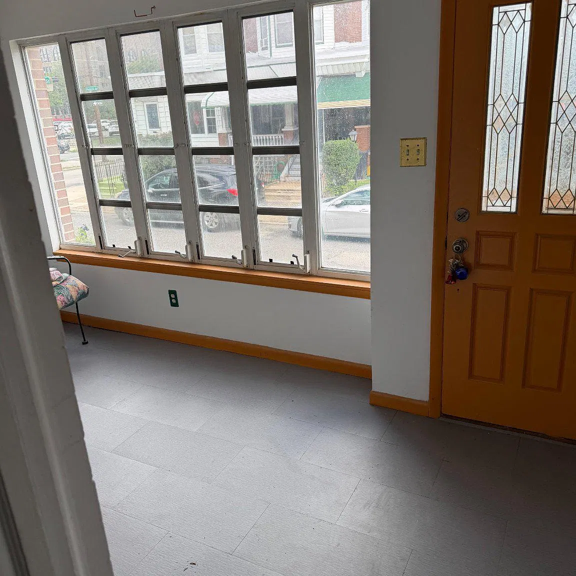3 bed, 2.0 bath, 1332 sqft, $1,800 — Photo 2