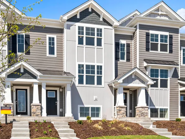 2161 Yellowstone Blvd, Mundelein, IL 60060