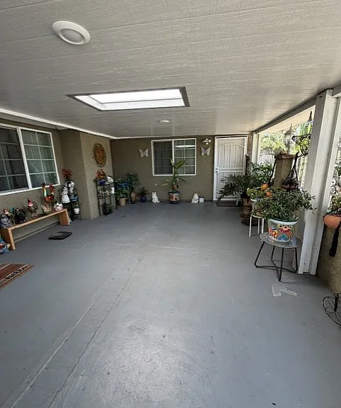520 S Lexington Pl — Photo 1