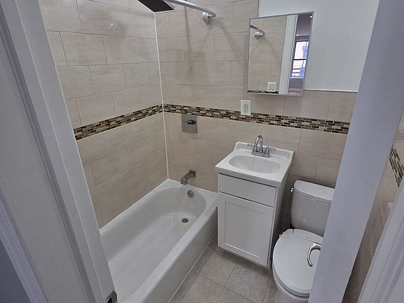 4th image of 772 E 80th St #2