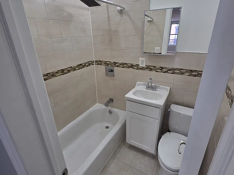 772 E 80th St #2 — Photo 4