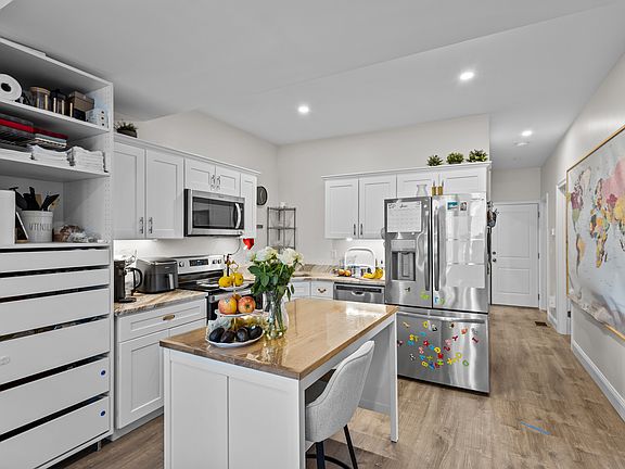 4th image of 120 Pitman St #1