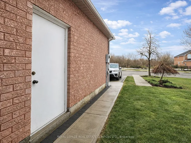 1365 Willowvale Gdns #BASEMENT — Photo 3