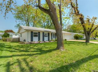 2110 Elm St, Saint Charles, MO 63301