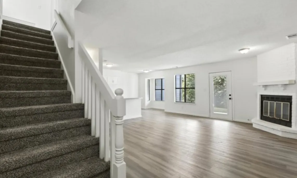 2 bed, 1200 sqft, $1,295 — Photo 3