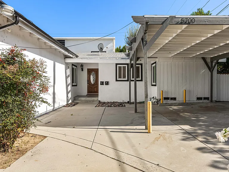 5700 Vanalden Ave — Photo 25