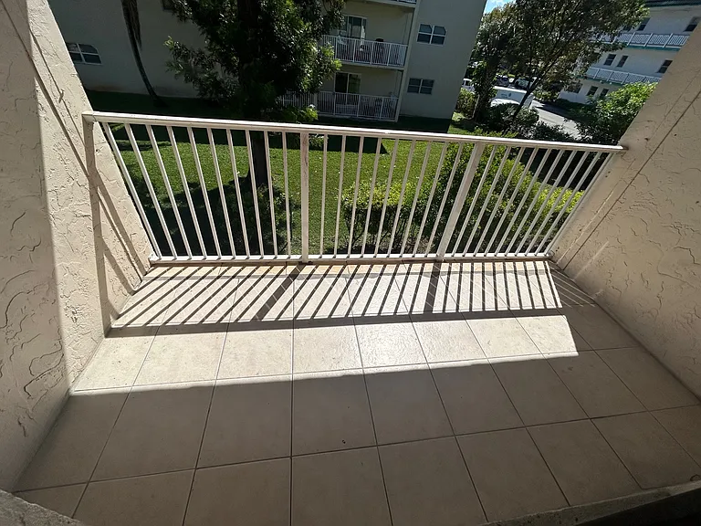 Lush Apartments — Photo 24
