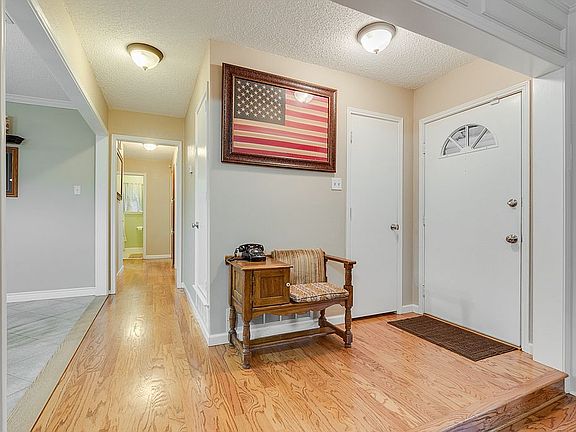 3rd image of 2308 W Arbrook Blvd