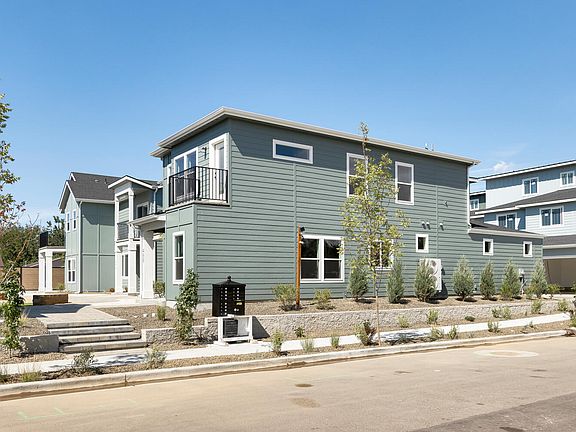 3rd image of 498 E Heron Park St