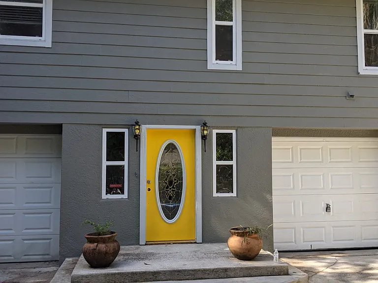 1048 Suwanee St — Photo 2