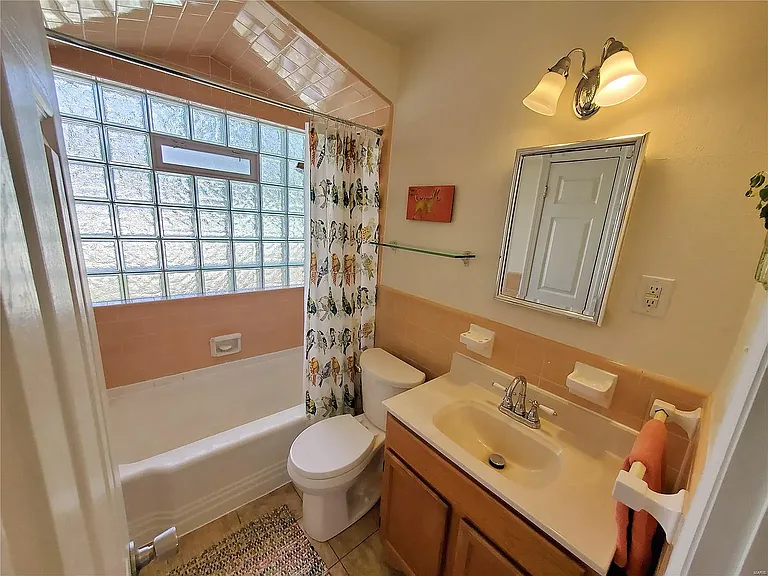 670 Selma Ave — Photo 6