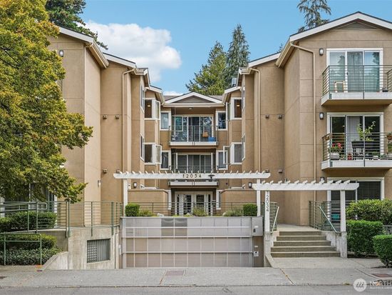 12034 15th Avenue NE #204, Seattle, WA 98125