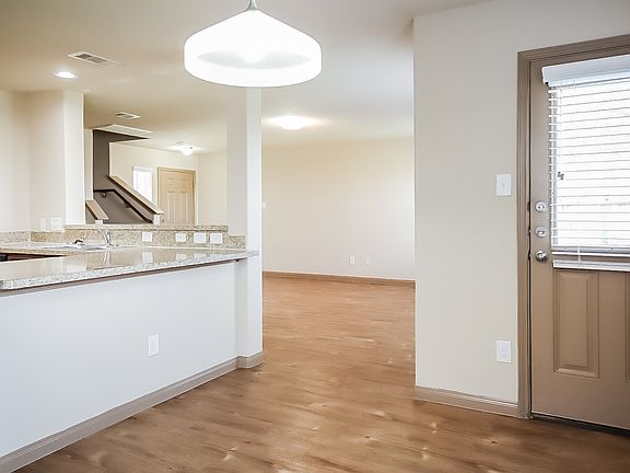003-photo-dining-room-9844137_03272023