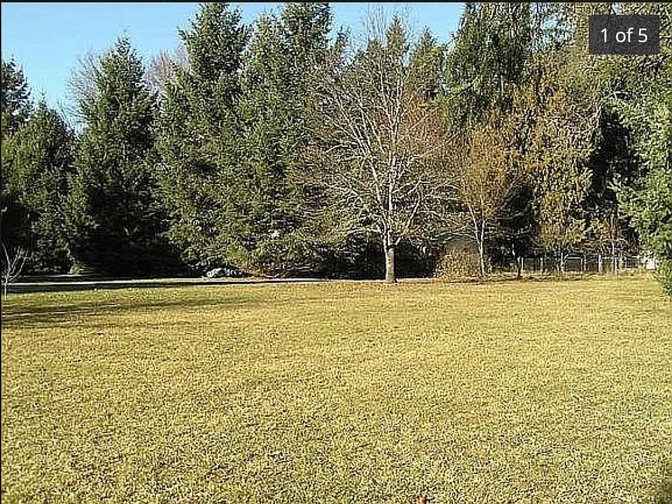 1st image of Peckerwood Ln