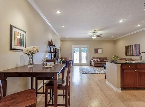 3rd image of 3810 W Deleon St #2