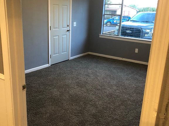 3rd image of 3030 NE 25th Ave