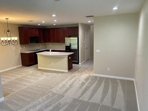5th image of 2931 Birchcreek Dr