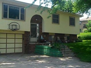 3305 Tamarac Dr, Bellevue, NE 68147