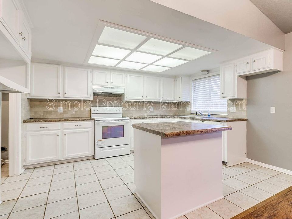 1st image of 2406 Countrywood Ln