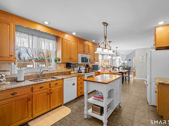 4th image of 14 Sterling Ridge