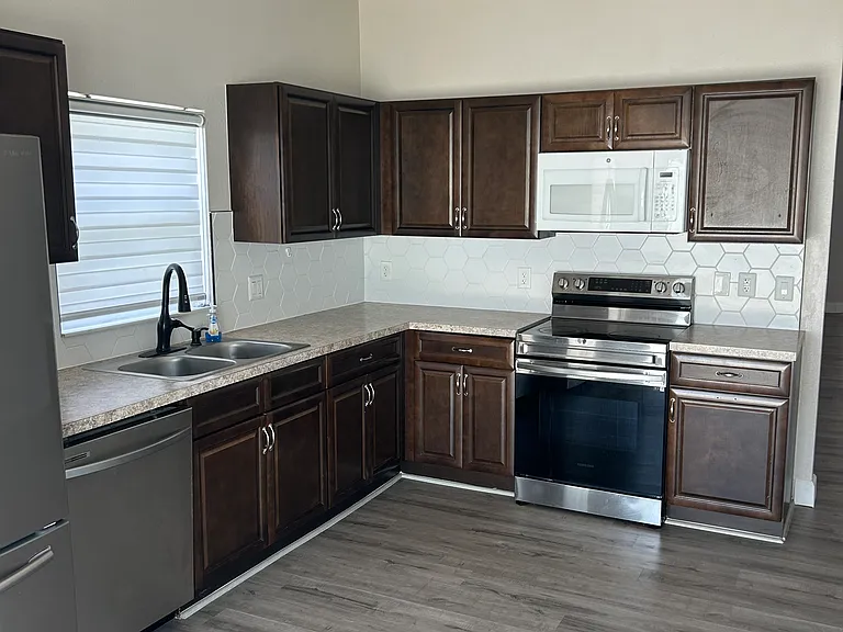 7780 Newlan Dr — Photo 4