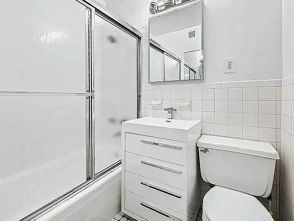 4th image of 155 E 34th St Floor 16