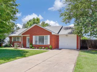 305 Valleyview Ct, Andover, KS 67002