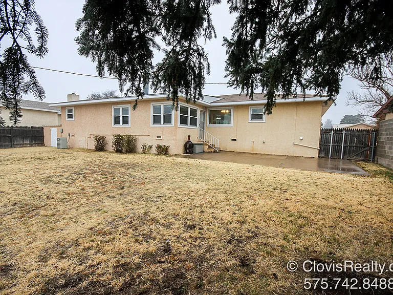 317 Murray Dr — Photo 23