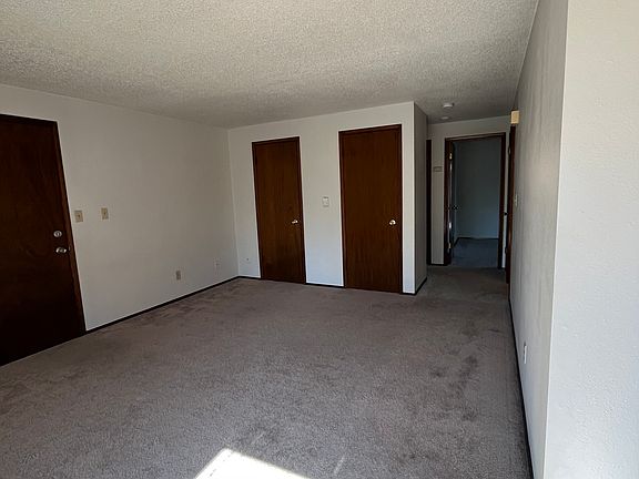 5th image of 32223 Railroad Ave