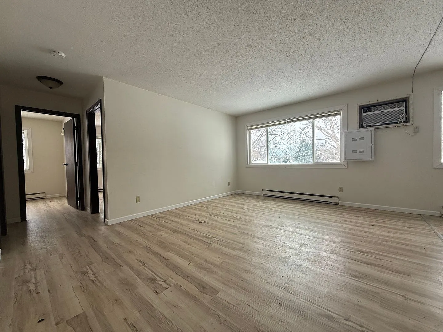 Eastown - 365-395 2nd Ave NE — Photo 2