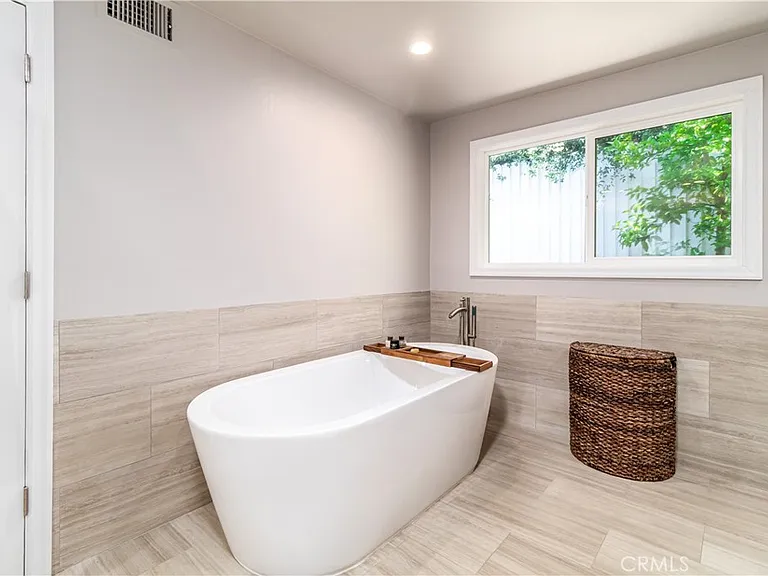 3546 Berry Dr — Photo 25