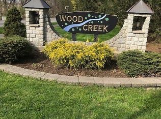 98 Creek Rdg #PVT, Pittsford, NY 14534