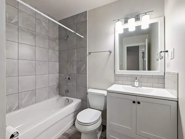 2291 Southview Dr SE #302 — Photo 8