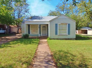 404 Hamilton Ave, Ballinger, TX 76821