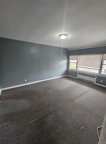 3 bed, 1.0 bath, 2478 sqft, $3,800 — Photo 3