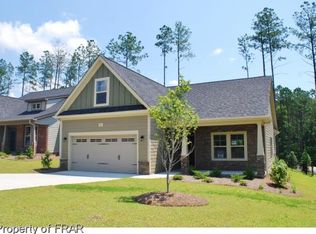46 Glen Bend Ct, Spring Lake, NC 28390