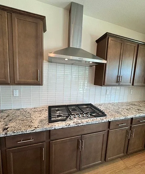 25074 Greythorne Dr — Photo 7